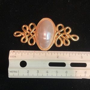 Gold tone scroll design with large center 1 1/2” costume Pearl.